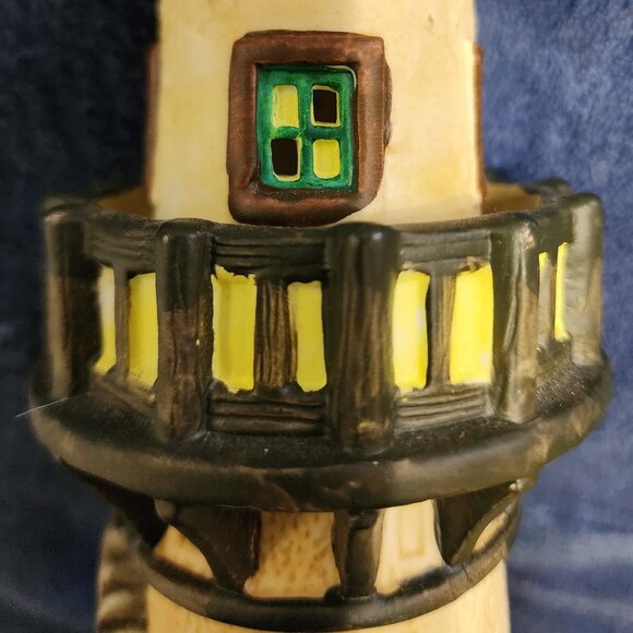 Vintage 1998 Collectable Dickens Ceramic 11" Tall Lighthouse/Figurine - Picture 13 of 15